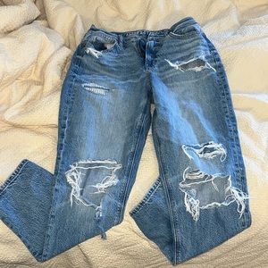 American Eagle mom jean!